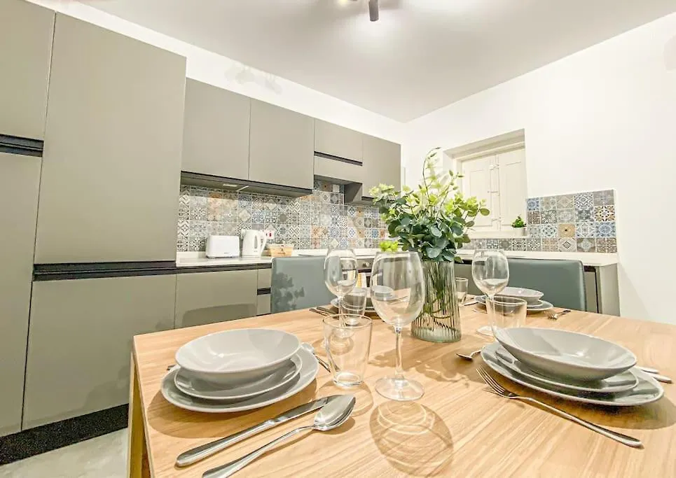 Designer Duplex Penthouse In Floriana Lägenhet