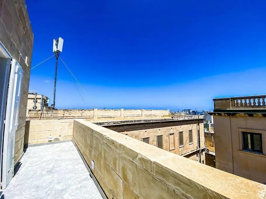 Designer Duplex Penthouse In Floriana Lägenhet